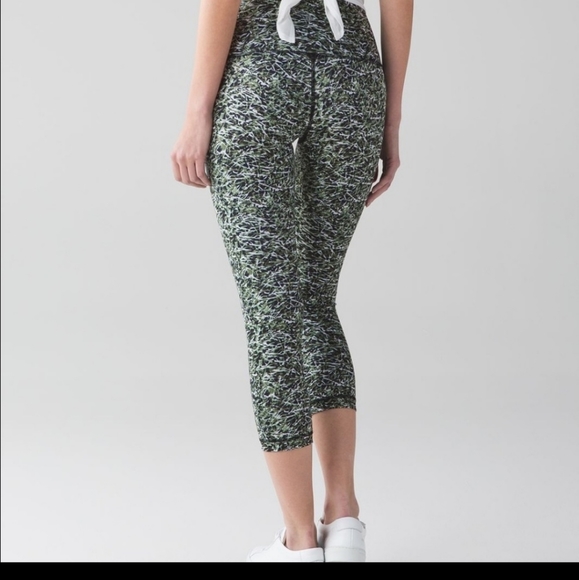 Lululemon Wunder Under Crop Full-On Luxtreme Mini Ripple Desert Olive - Picture 3 of 10